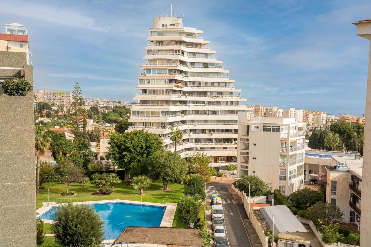 Blonzu Camerun بينالماذينا المظهر الخارجي الصورة